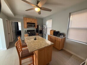 146 Gove St, Unit 3a in Boston, MA - Building Photo - Building Photo