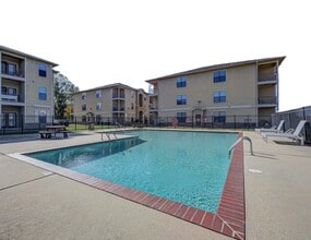 Reserve at Jefferson Crossing in Baton Rouge, LA - Building Photo - Building Photo