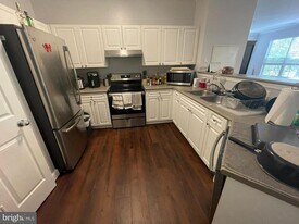 3015 Nicosh Cir in Falls Church, VA - Building Photo