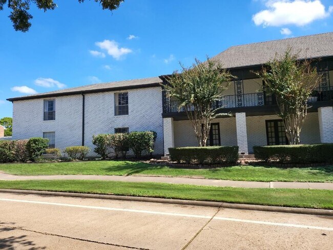 Fountains at Tanglewood in Houston, TX - Building Photo - Building Photo