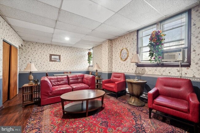 230 N 65th St in Philadelphia, PA - Building Photo - Building Photo