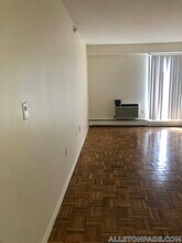 185 Freeman St in Brookline, MA - Building Photo - Building Photo