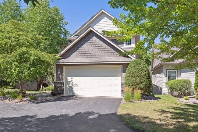 6484 Ivy Way in Minneapolis, MN - Building Photo - Building Photo