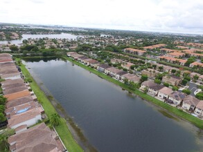 11662 NW 69th Terrace in Doral, FL - Building Photo - Building Photo