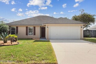 616 Fallen Timbers Dr in Orange Park, FL - Building Photo