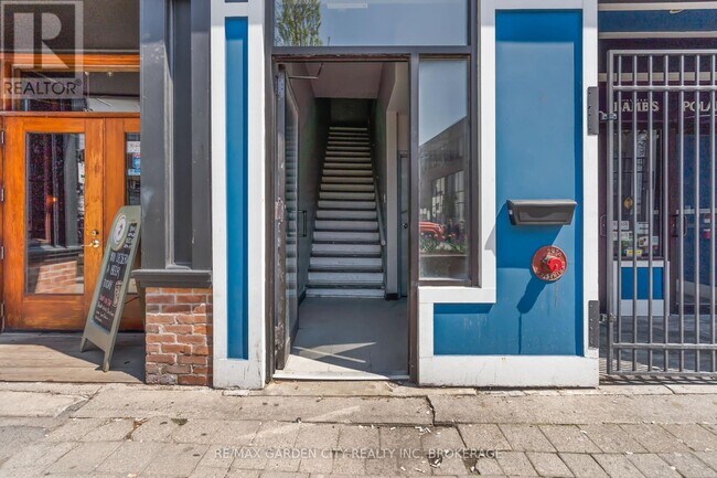 90 St Paul St in St Catharines, ON - Building Photo - Building Photo