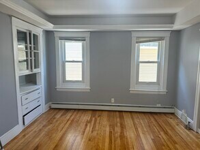 17 Hampden St, Unit 2 in Worcester, MA - Building Photo - Building Photo