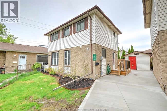 1395 Bayswater Crescent in Windsor, ON - Building Photo - Building Photo