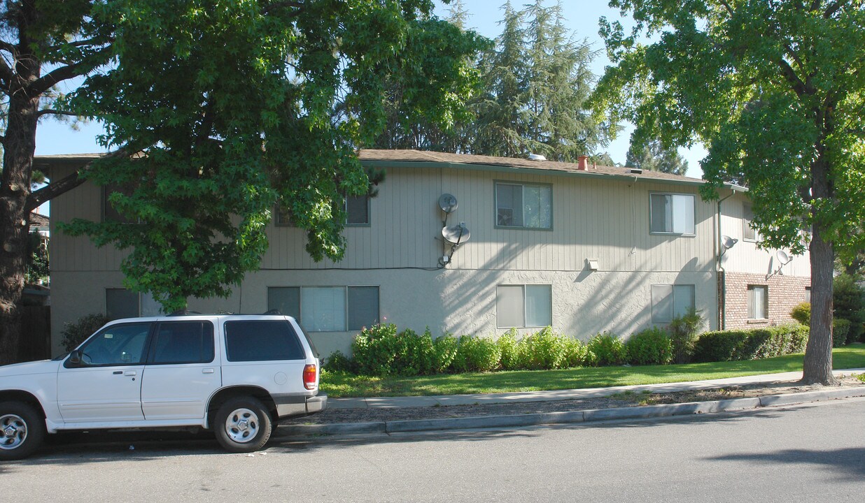 185 Echo Ave in Campbell, CA - Building Photo