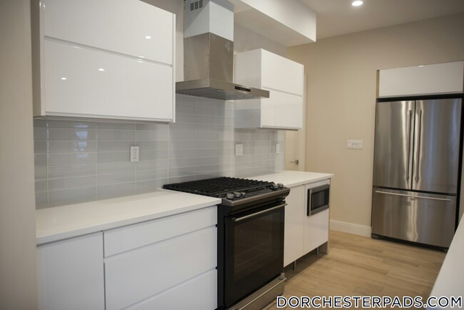 14 Sumner St in Boston, MA - Building Photo - Building Photo