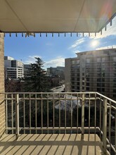 2201 L St NW, Unit 711 in Washington, DC - Building Photo - Building Photo