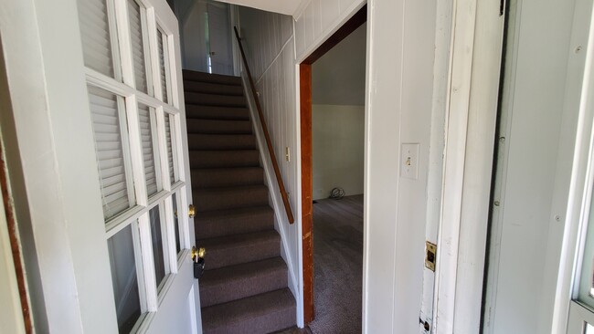 2224 Lincoln St, Unit 1 in Williamsport, PA - Foto de edificio - Building Photo