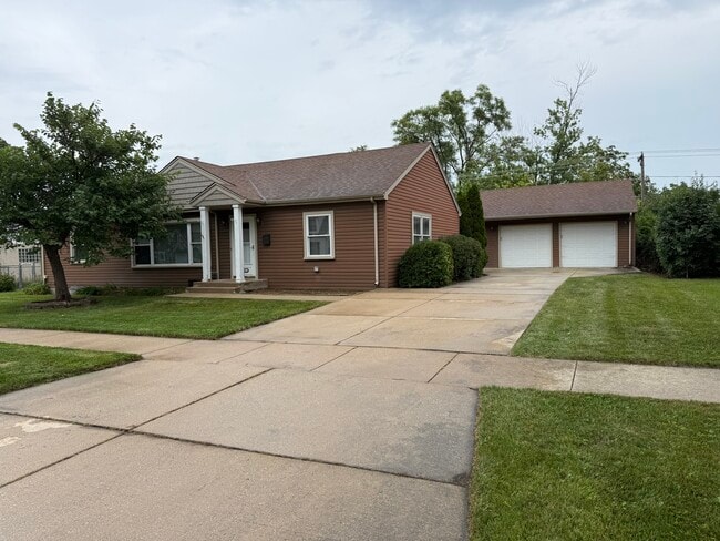 property at 281 Woodbridge St