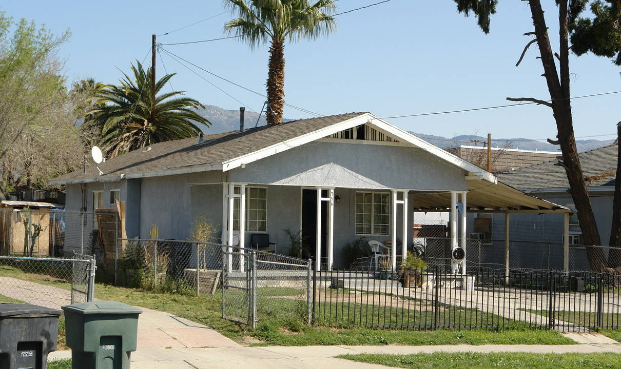 756 W 10th St in San Bernardino, CA - Foto de edificio