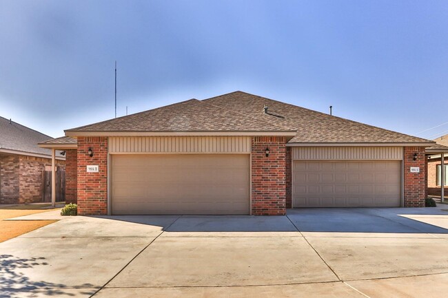 9804 Uvalde Ave in Lubbock, TX - Building Photo - Building Photo