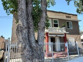 166 E 36th Pl in Los Angeles, CA - Building Photo