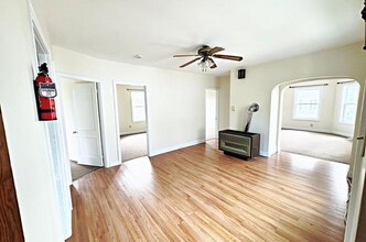 528 Lawton St in Fall River, MA - Building Photo - Building Photo