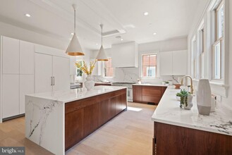 5022 Cathedral Ave NW in Washington, DC - Building Photo - Building Photo