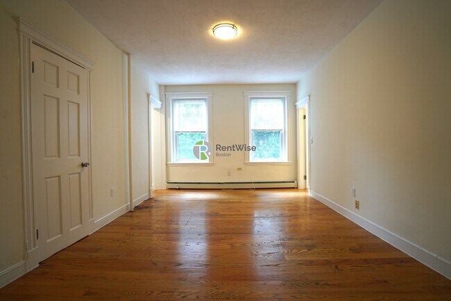 74 Brainerd Rd, Unit 7 in Boston, MA - Building Photo - Building Photo