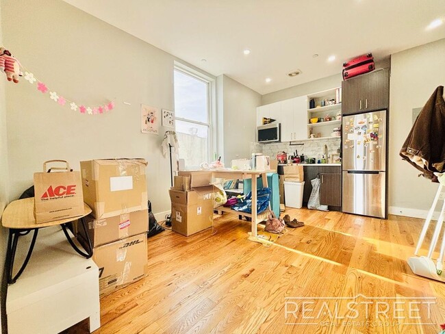 115 Park Ave, Unit 3A in Brooklyn, NY - Building Photo - Building Photo