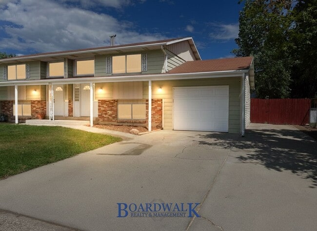 3944 Crown Ave in West Valley City, UT - Foto de edificio - Building Photo