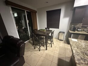 315 Royal Gln in Escondido, CA - Building Photo - Building Photo