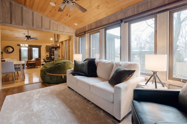 property at 521 Baywood Dr