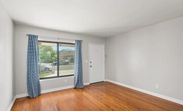 690 Woodlawn Ave in Chula Vista, CA - Building Photo - Building Photo