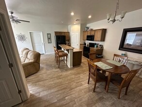 933 Sheldon Ave, Unit B in Kingman, AZ - Building Photo - Building Photo