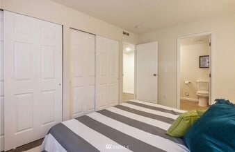 23411 102nd Ave SE in Kent, WA - Building Photo - Building Photo