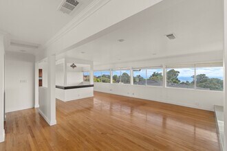 7206 Crest Rd in Rancho Palos Verdes, CA - Building Photo - Building Photo