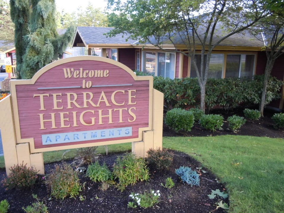 Terrace Heights in Mountlake Terrace, WA - Foto de edificio