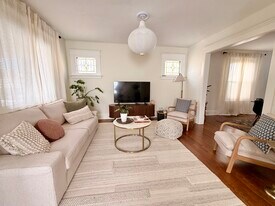 175 W Hazeltine Ave in Kenmore, NY - Building Photo