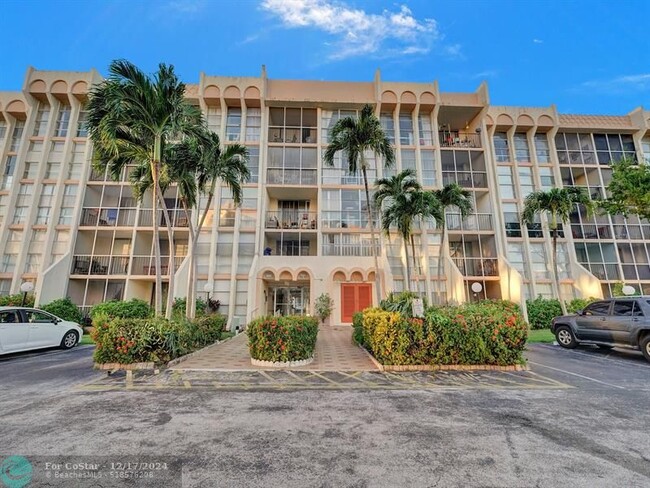 601 Three Islands Boulevard in Hallandale Beach, FL - Building Photo - Building Photo