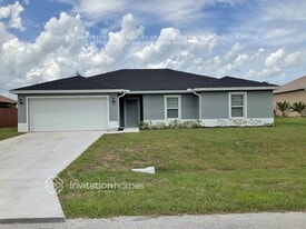 121 SE 16th Terrace in Cape Coral, FL - Building Photo