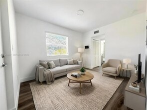 1710 NW 1st Ct, Unit 1 in Miami, FL - Building Photo - Building Photo