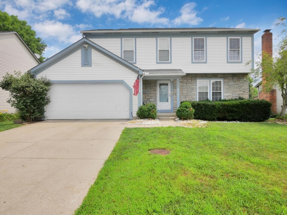 6880 Pine Bark Ln in Columbus, OH - Building Photo