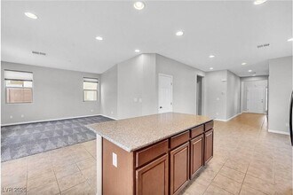 6506 Dolian Creek St in Las Vegas, NV - Building Photo - Building Photo