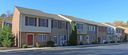 919A Lakeview Ave in Colonial Heights, VA - Building Photo - Building Photo