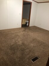 5811 487 E in Montgomery, IN - Foto de edificio - Building Photo