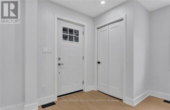 47 MacDonald Ave in Hamilton, ON - Building Photo - Building Photo