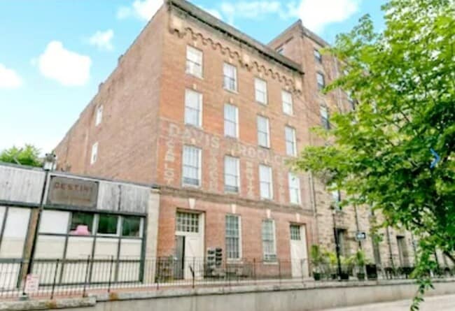 property at 1009 Jefferson St