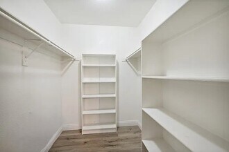 5211 Caspian Springs Dr-Unit -101 in Las Vegas, NV - Building Photo - Building Photo