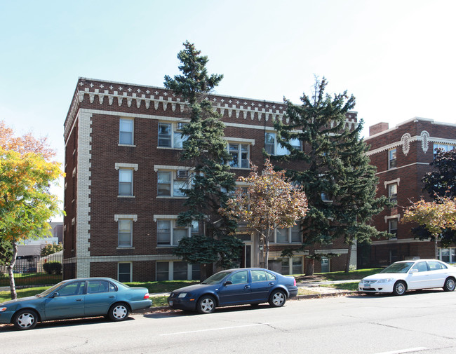 The Oakley in Minneapolis, MN - Building Photo - Building Photo