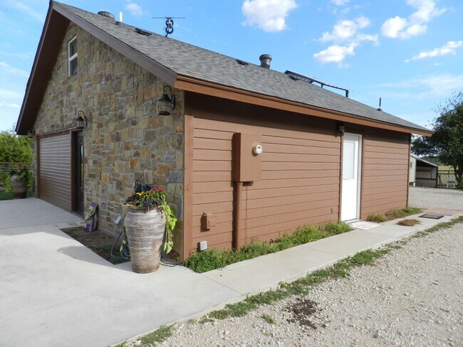 8033 Lax Dr in Fort Worth, TX - Building Photo - Building Photo