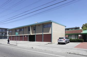 Fruitvale Apartments in Oakland, CA - Building Photo - Building Photo