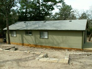 143 Old Piney Trail in Paige, TX - Building Photo - Building Photo