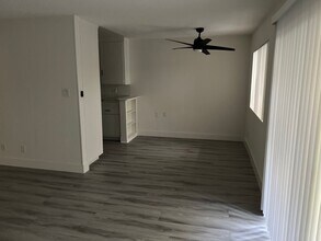 Dorridge 03-LA in Los Angeles, CA - Building Photo - Interior Photo