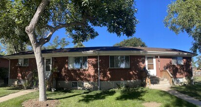 165 S Kendall St in Lakewood, CO - Building Photo - Building Photo