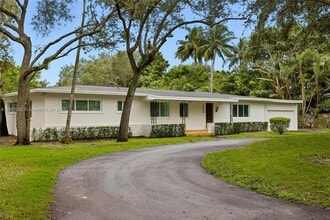 5920 SW 114th Terrace in Miami, FL - Building Photo - Building Photo